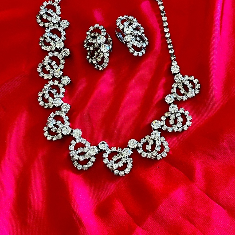 1950’s necklace/earring rhinestone set